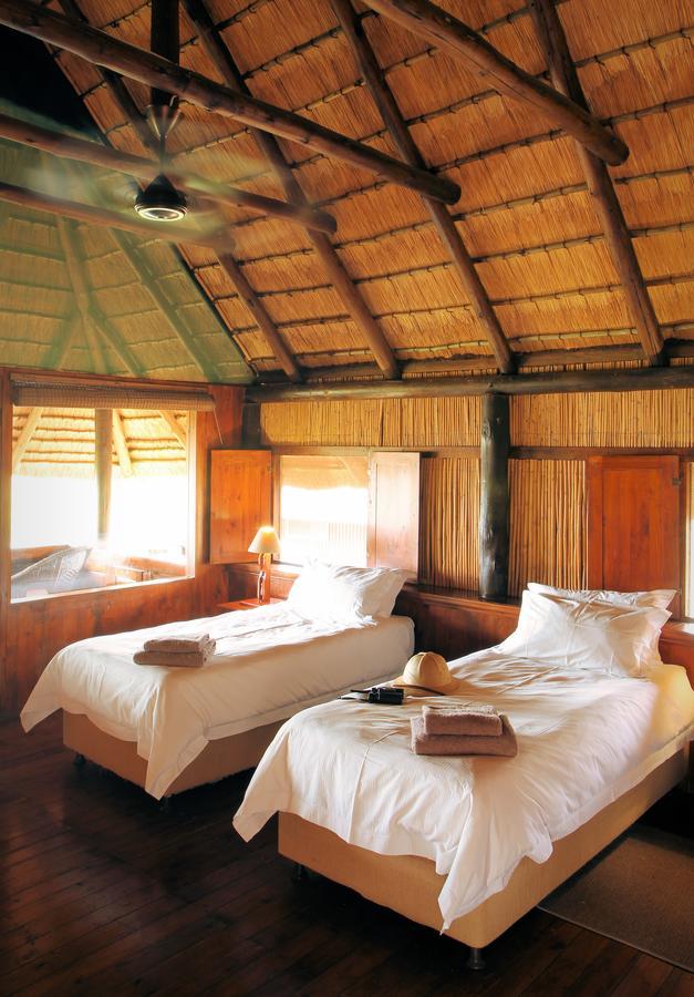 Nkwazi Lake Lodge Pongola Bagian luar foto