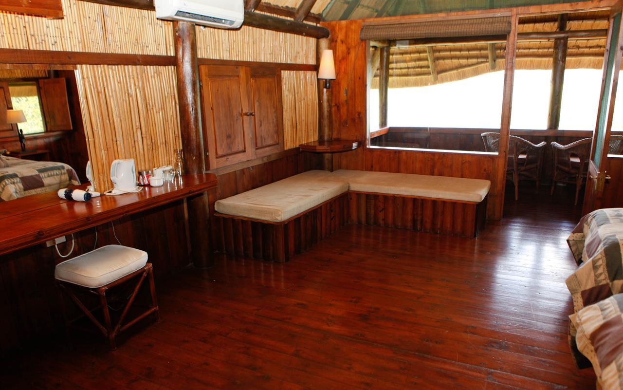 Nkwazi Lake Lodge Pongola Bagian luar foto
