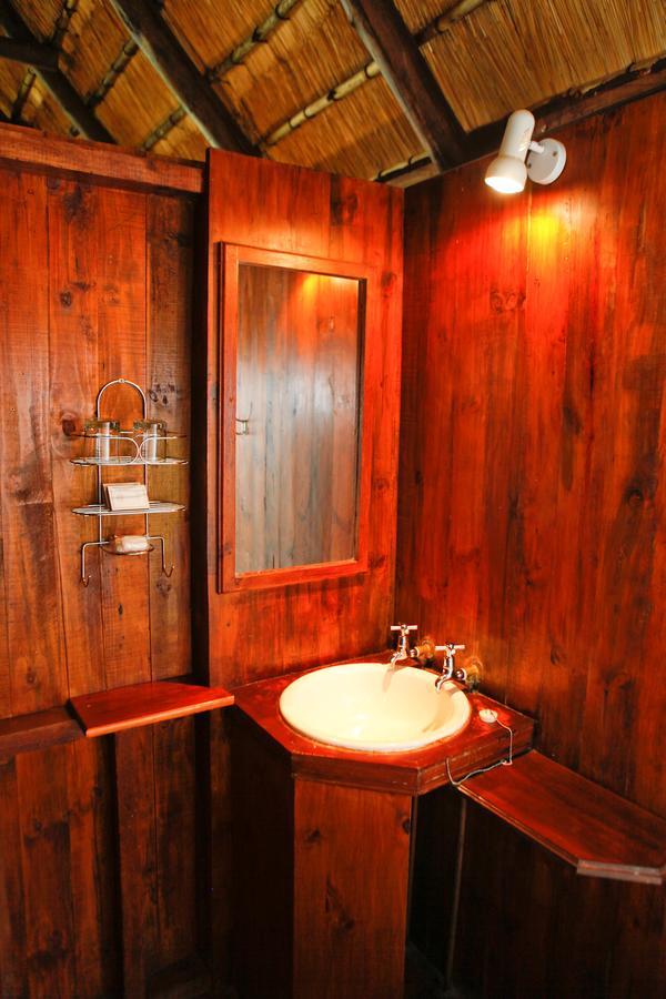 Nkwazi Lake Lodge Pongola Bagian luar foto