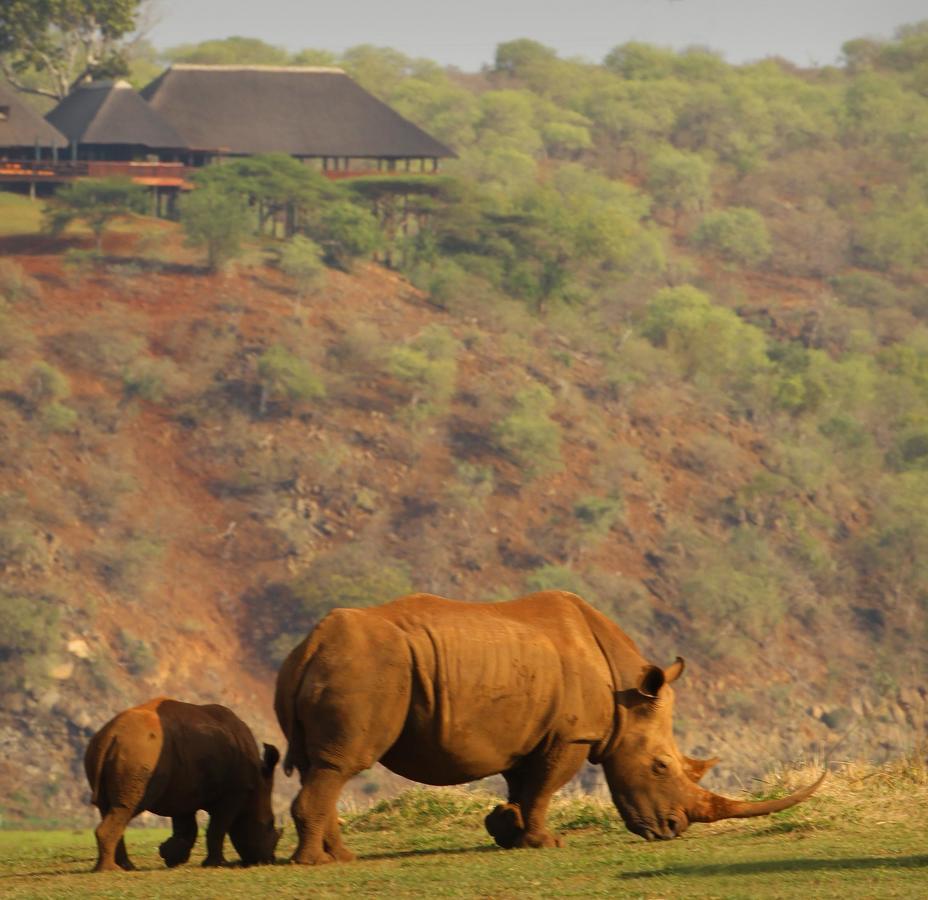 Nkwazi Lake Lodge Pongola Bagian luar foto